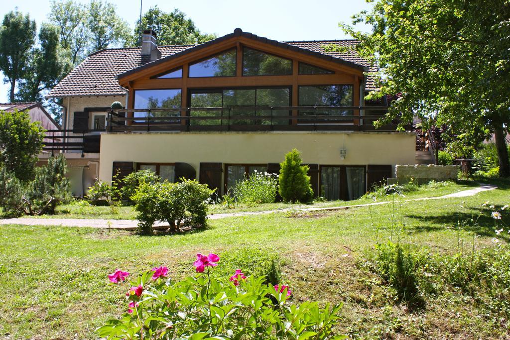 La Rose Des Vents Bed & Breakfast Saint-Germain-sur-Morin Exterior photo