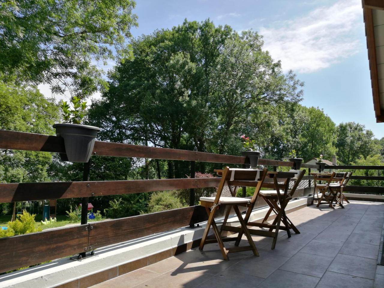 La Rose Des Vents Bed & Breakfast Saint-Germain-sur-Morin Exterior photo